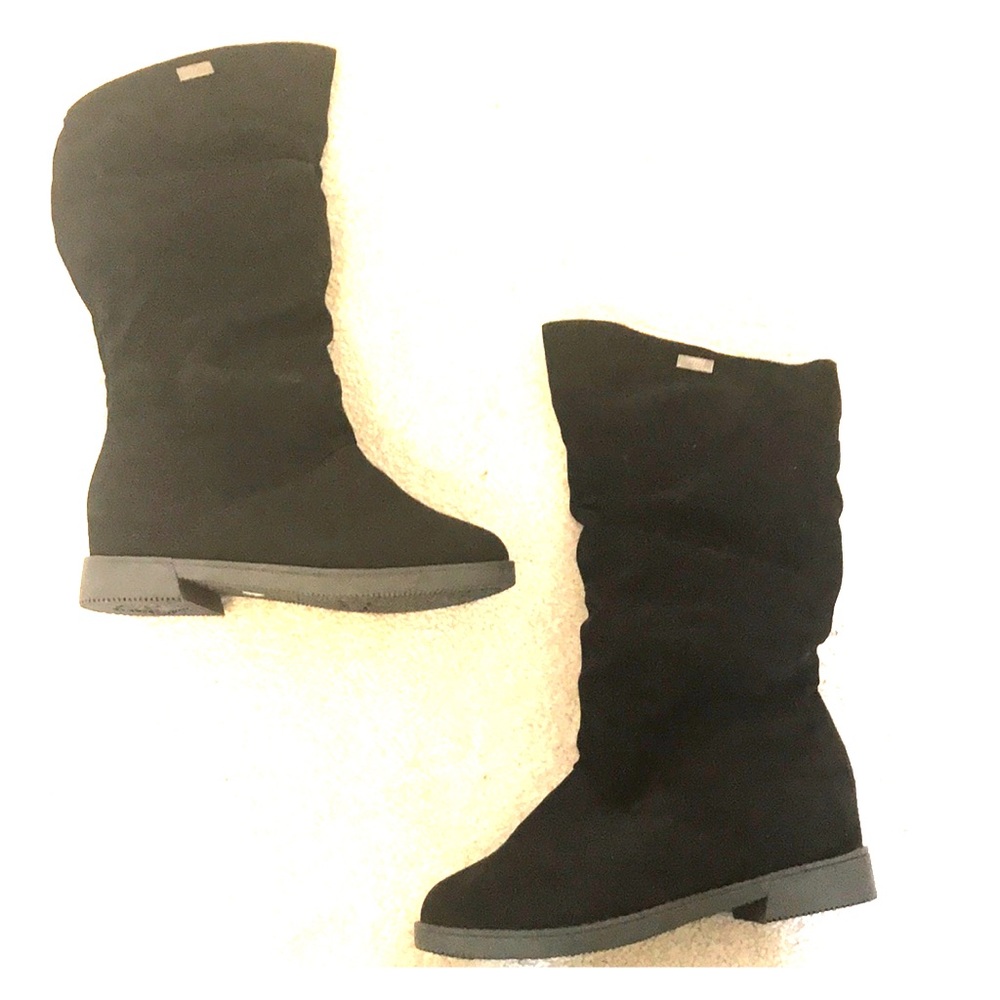 Mid- calf Boots